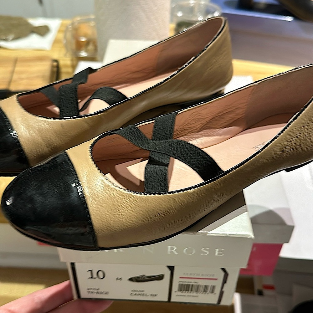 TARYN ROSE BALLET FLATS SIZE 10